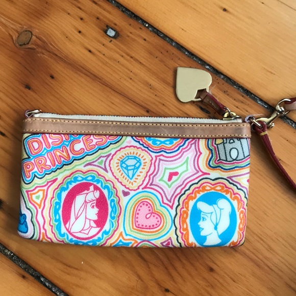 Disney Dooney & Bourke - 👸🏻👸🏼👸🏾 - Picture 3 of 7